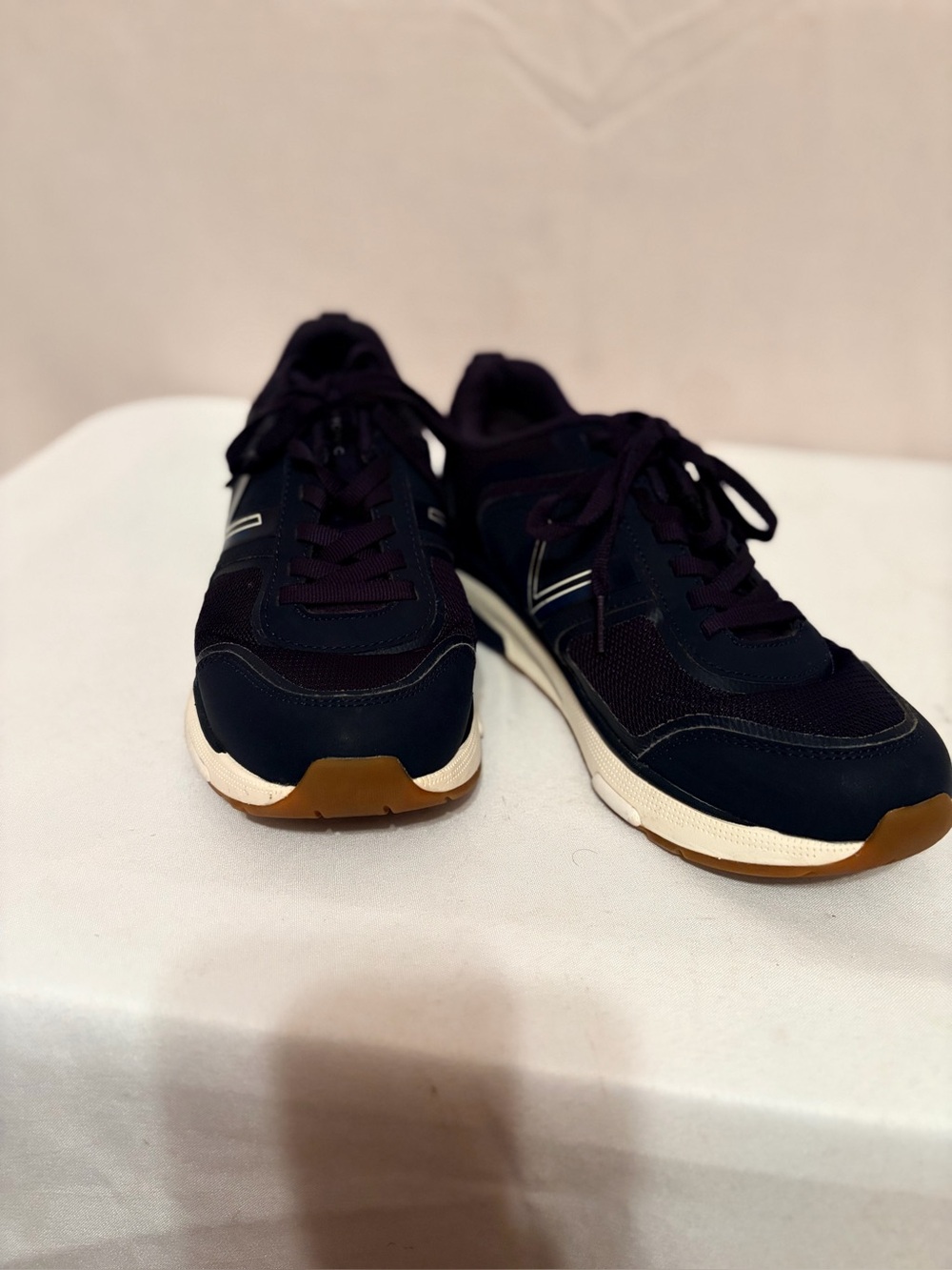 Vionic Walk Strider 001 walking sneakers in the Navy Blazer colorway